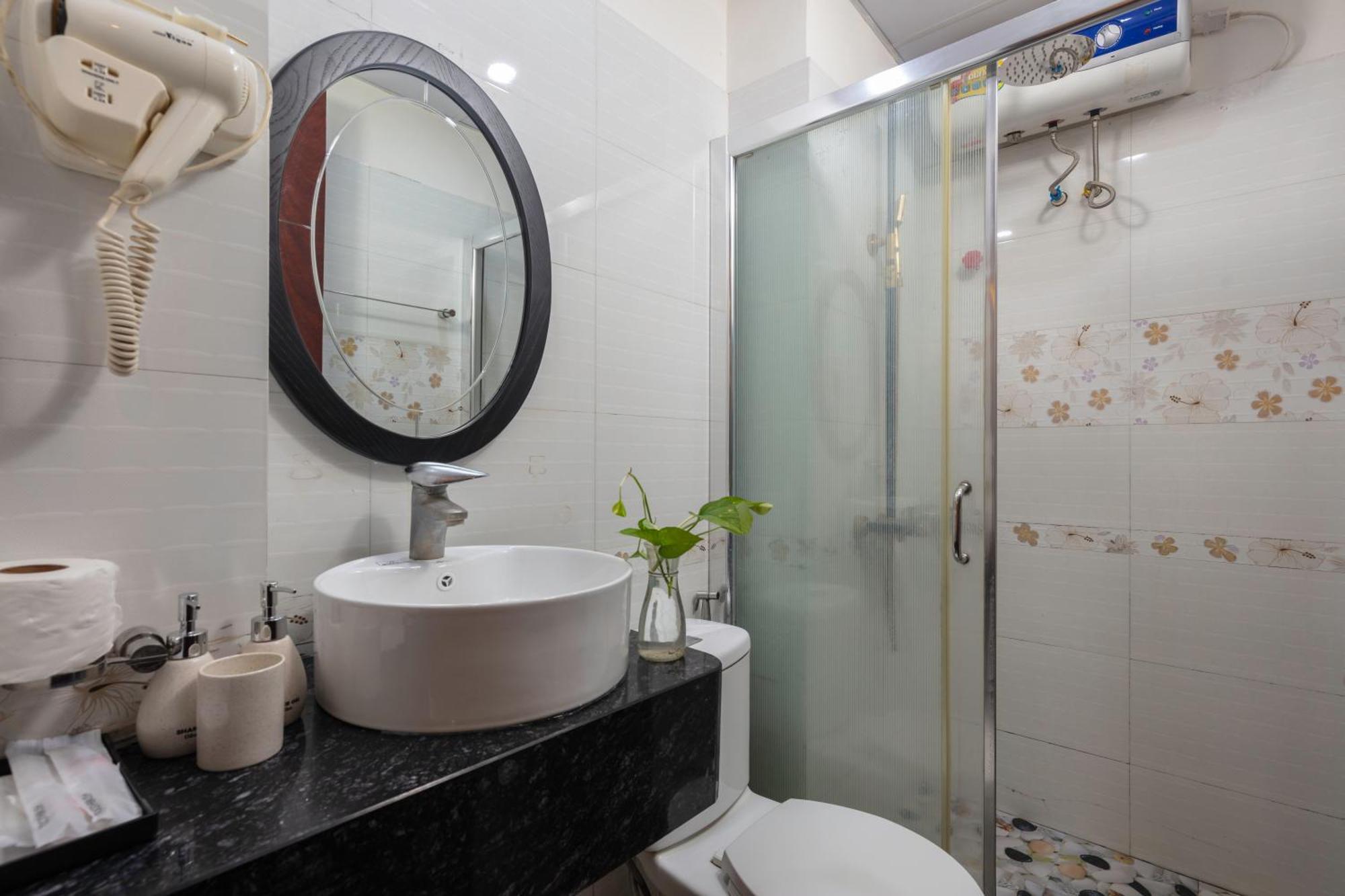 Queen Light Hotel Hanoi Eksteriør billede